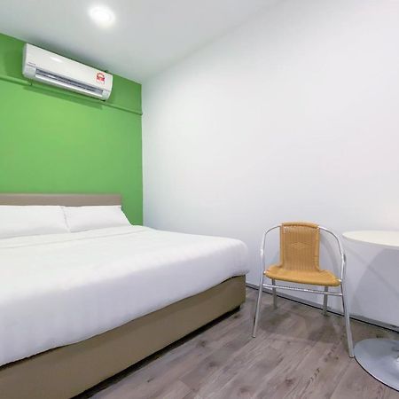 Spot On 90123 Rainbow Guest House George Town Buitenkant foto