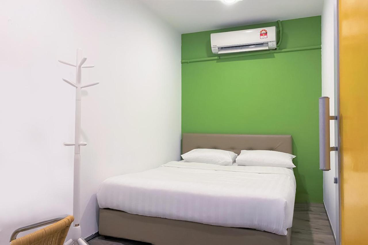 Spot On 90123 Rainbow Guest House George Town Buitenkant foto
