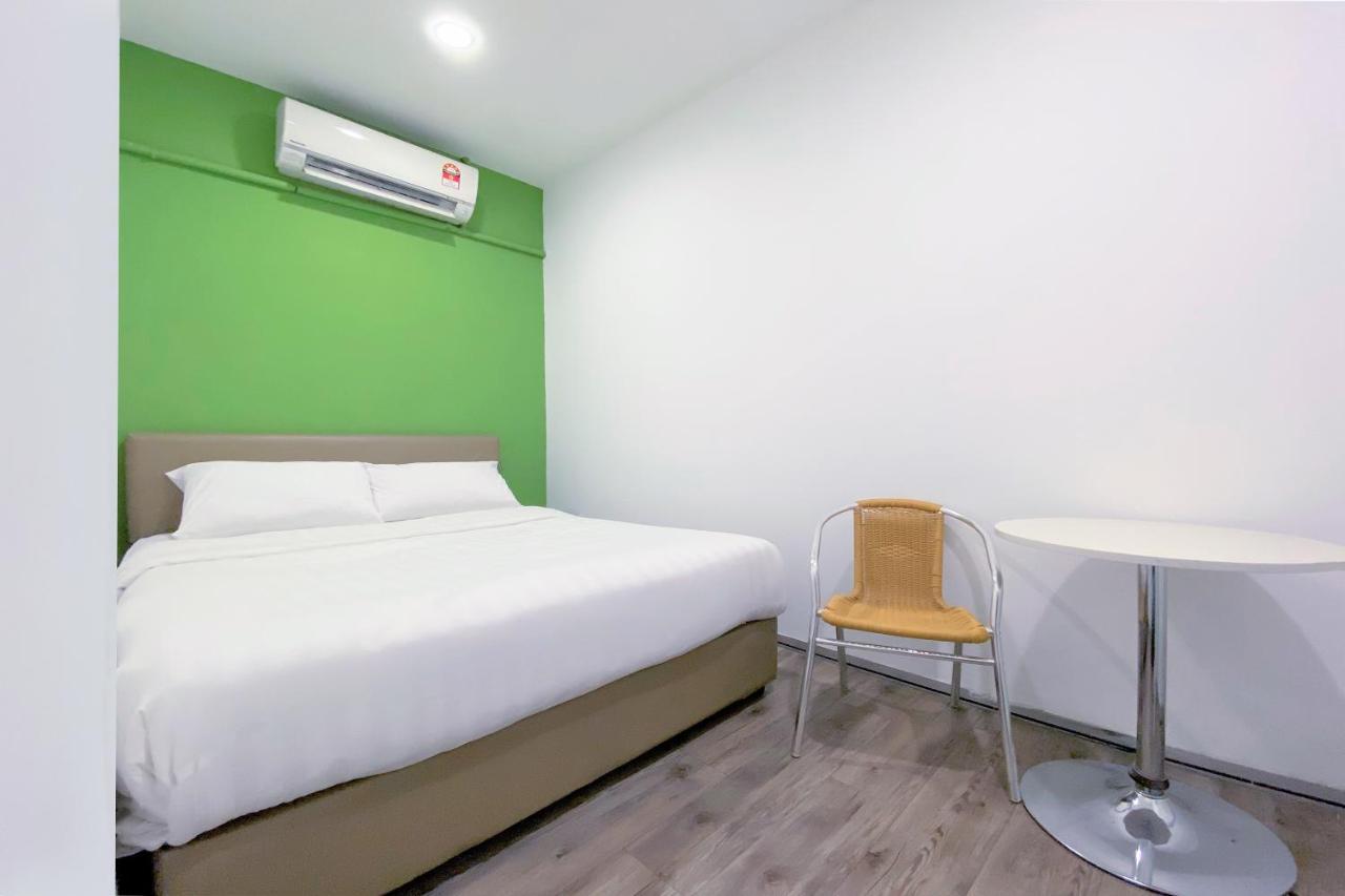 Spot On 90123 Rainbow Guest House George Town Buitenkant foto
