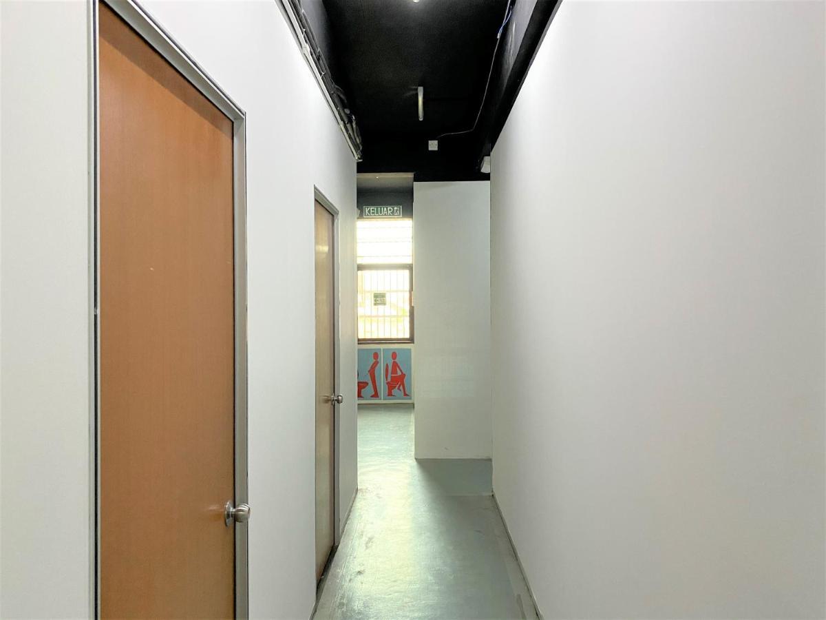 Spot On 90123 Rainbow Guest House George Town Buitenkant foto