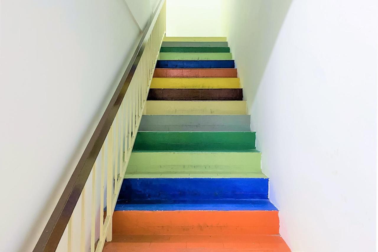 Spot On 90123 Rainbow Guest House George Town Buitenkant foto
