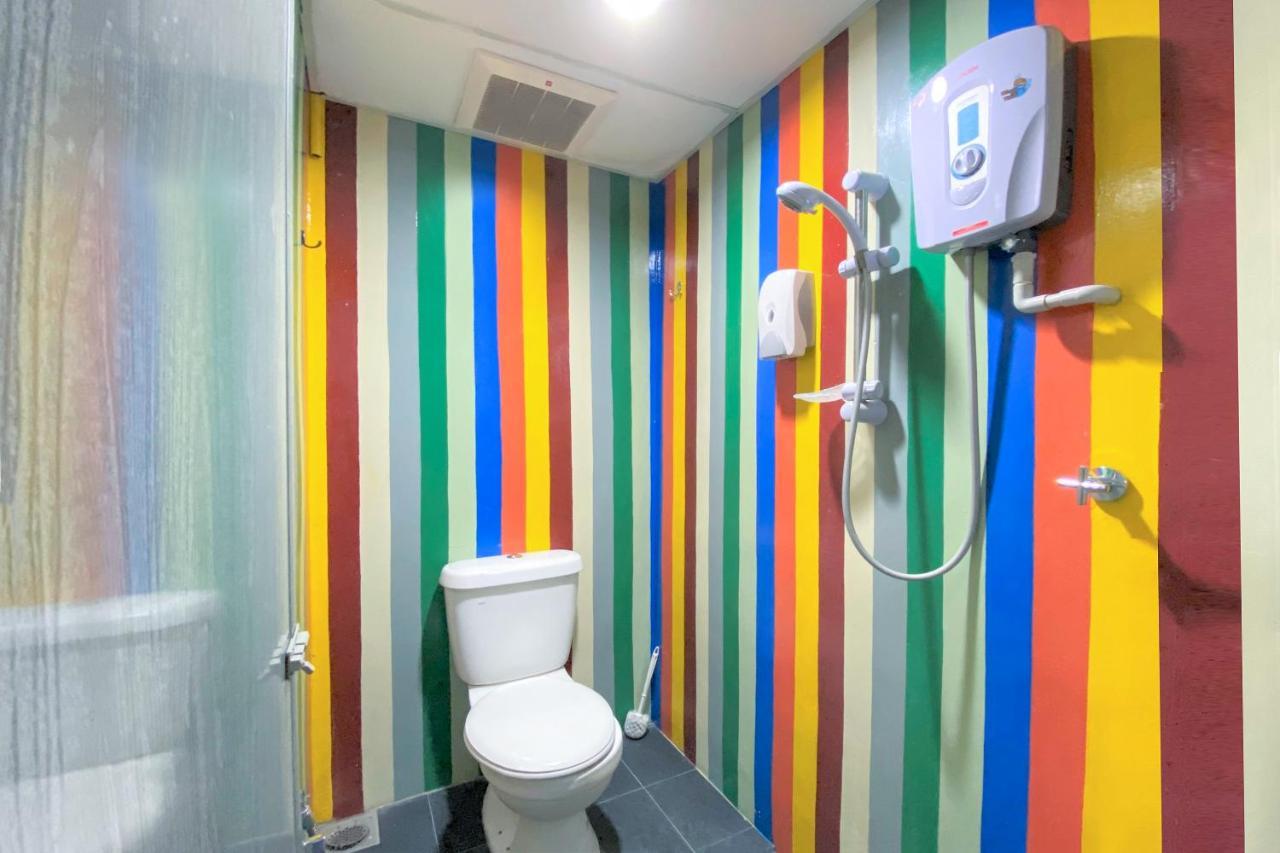 Spot On 90123 Rainbow Guest House George Town Buitenkant foto